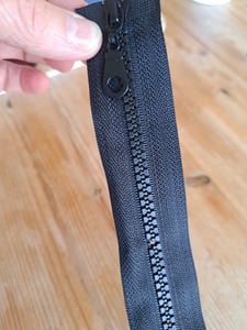Teilbarer 2-Wege-Reißverschluss mit Kunststoffzähnen, 70cm, Schwarz - Ideal für Jacken & Taschen, Robust & Vielseitig Kunden-Foto 2