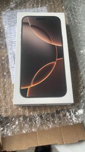 Apple iPhone 16 Pro Max , 17,5 cm (6.9"), 2868 x 1320 Pixel, 512 GB, 48 MP, iOS 18, Sand Kunden-Foto 15