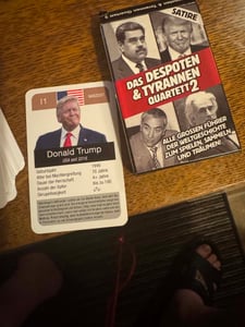 Quartetto Tiranni & Despoti 2 - Il gioco di carte dei dittatori Foto del cliente 1