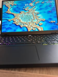 Lenovo Legion Pro 5 16ADR10, AMD Ryzen™ 7, 3,6 GHz, 40,6 cm (16"), 2560 x 1600 Pixel, 32 GB, 1 TB Foto del cliente 2