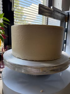 VEVOR nastaviteľný roztierač tortového krému, elektrický stroj na zdobenie tort na roztieranie tortového krému, polevy, vhodný na torty s priemerom 10,2 cm až 30,5 cm Fotografia od zákazníka č. 1
