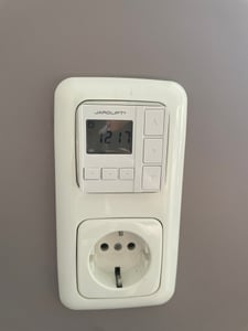 Zeitschaltuhr Sevenlogic Comfort Funk TDRRT-01W, weiß 1‑Kanal Funkempfänger‑Timer für Rollläden, Markisen & Jalousien, 8 Programme, Tippbetrieb, 230 V Jarolift Kunden-Foto 1
