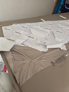 LOMIQ Mikrofaserstoff Selbstklebend, 500x150cm, Silber, Wildleder Optik, Elastische Klebefolie für Autohimmel, Cockpit und Innenverkleidung, Weich, Dehnbar und Strapazierfähig, Leicht Zuschneidbar Kunden-Foto 1