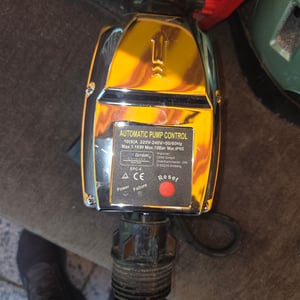 CHM GmbH® Pumpensteuerung Druckschalter für Gartenpumpe mit Druckanzeige EPC-4, Trockenlaufschutz Einschaltdruck einstellbar Kunden-Foto 1