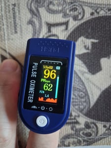 Finger Pulsoximeter Sauerstoff Puls SpO2 Messgerät Oximeter SpO-2 Pulsoxymeter Kunden-Foto 1