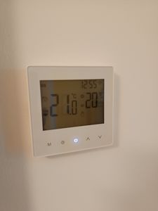 Smart Tuya WiFi Thermostat 3A Digitales programmierbares LCD-Display Fussbodenheizung Temperaturregler Digitaler intelligenter Wandthermostat fuer die Warmwasserbereitung Kunden-Foto 1