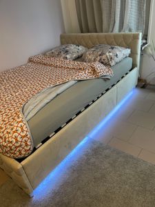 Juskys Polsterbett Nizza 180x200 cm mit Matratze - Bettgestell mit Lattenrost, Stauraum & LED Beleuchtung – Samtbezug, Chesterfield-Steppung - Grau Kunden-Foto 3