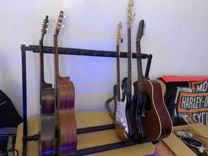Support pour 9 guitares. Trépied, support universel, porte-guitare multiple, support triple Photo du client 1