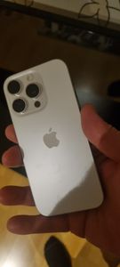Apple iPhone 16 Pro , 16 cm (6.3"), 2622 x 1206 Pixel, 512 GB, 48 MP, iOS 18, Schwarz Kunden-Foto 13