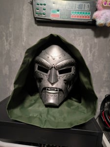 Replika hełmu Doktora Dooma, seria Marvel Legends, wysokiej jakości Zdjęcie produktu od klienta nr 1