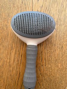 LINUMA® Hundebürste, Fellwunder Bürste Hund, Hundezubehör, Katzen Zubehör, Haustier Bürsten, Langhaar und Kurzhaar Fellbürste Katzenhaarbürste BLAU Kunden-Foto 4