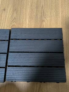YZNAHRE WPC Terrassendielen 30x30cm Balkon Boden Terrassenfliesen 11 Stück,1㎡, Holzoptik Balkon Bodenbelag Klicksystem Balkonfliesen für Balkon und Garten, Anthrazit Kunden-Foto 3