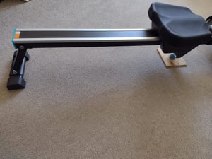Rameur magnétique MERACH, 16 niveaux de résistance manuelle, Écran LCD, Support iPad, Charge max 150 kg, Compatible avec Kinomap Photo du client 2