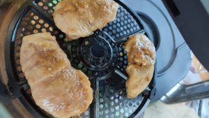 Lauben Glass&SteamAir® Fryer 4500BG, Heißluftfritteuse mit Glasfrittierkorb, 1300 W, 8 Programme, 4,5 Liter, Dampffunktion, 360° Heißluftzirkulation Kunden-Foto 12