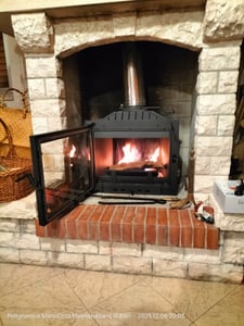 Caminetto in ghisa per legna ANTEK 10 kW Ø 150 Foto del cliente 1