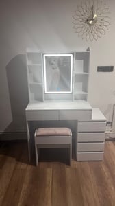 Toaletní stolek VASAGLE s LED osvětlením, nastavitelným jasem, se 6 zásuvkami, s 1 stoličkou Fotografie od zákazníka č. 2