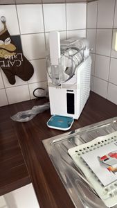 Unold 48940 Slush-Eismaschine Susi mit Kompressor ca. 2 L 5 Programme für Slushies, Frozen Cocktails, Frappés, Wein Milchshakes in 30 min. Kunden-Foto 1