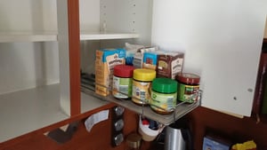 ONVAYA® Gewürzregal ausziehbar | Korb groß | Gewürzständer aus Edelstahl | Schrankeinsatz für die Küche | Regal Organizer | Teleskop-Gewürzregal für Schränke und Schubladen | Neues Modell Kunden-Foto 1