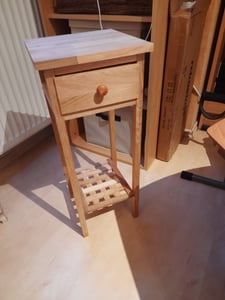 Tavolino Relaxdays con cassetto, A x L x P: 51,5 x 40,5 x 30,5 cm, in legno robusto, comodino stretto, 2 ripiani, finitura naturale Foto del cliente 1