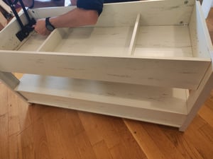 VASAGLE Couchtisch, Wohnzimmertisch, Gaszylinder, höhenverstellbar, viel Stauraum, Kaffeetisch, für Wohnzimmer, braun-weiß Kunden-Foto 5
