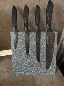 Supporto Magnetico Per Ceppi Di Coltelli Kinghoff Kh-1560 Foto del cliente 1