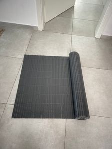 TRMLBE PVC Sichtschutzmatte 80x300cm Sichtschutz Garten Sichtschutzzaun Anthrazit Sichtschutzzaun UV-Schutz Blickdicht Sichtschutz Balkon Zaun für Garten, Balkon und Terrasse Kunden-Foto 1