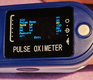 Pulsoximeter für den Finger zur Pulsmessung und Sauerstoffsättigung FÜR DEN FINGER Kunden-Foto 11