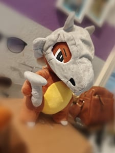 Mewtu Plüschtier 22 cm – Pokémon Kuscheltier – Weiches Spielzeug zum knuddeln Kunden-Foto 1