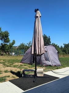 tillvex Alu Ampelschirm Blau LED Solar Ø 300 cm mit Kurbel | Sonnenschirm mit An-/Ausschalter | Gartenschirm UV-Schutz Aluminium | Kurbelschirm mit Ständer Marktschirm wasserdicht Kunden-Foto 3