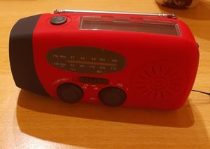Solar radio,Selbstbetriebenes Kurbelradio mit LED-Taschenlampe,Notfallradio AM/FM Wetter Wind Up Radio, Handkurbel-Dynamo für Notladung von Smartphone Kunden-Foto 7