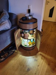 Weinfass Stehtisch mit Tür - Mini Bar Regal Rund - Alkohol Schrank Flaschenregal Holz Regale - Holzfass Deko - Hausbar Theke - Fass bar - Fassmöbel - Wine Rack - Wineregal - Weinbar - Fassbar - Möbel Wohnzimmer - Fass bar mit Tür - Fassbar minibar 80Cm High (Wenge) - Creativecooper Kunden-Foto 1