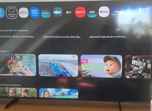 Samsung 2025 Q7F 55" 4K QLED HDR Smart TV, 139,7 cm (55"), 3840 x 2160 Pixel, QLED, Smart-TV, WLAN, Schwarz Kunden-Foto 1