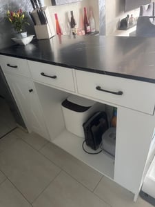 STILVORA Kücheninsel mit 3 Schubladen und Gewürzablage, Küchenschrank mit verstellbarer Regalplatte und Doppelablage, Aufbewahrungsschrank mit Haustieraufbewahrungsbereich Kunden-Foto 2