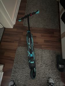 RCB Elektroroller Kinder , Faltbarer E Scooter Kinder , Max Reichweite 16KM , Höchstgeschwindigkeit 20KM/H , E Roller für Kinder und Jugendliche Kunden-Foto 2