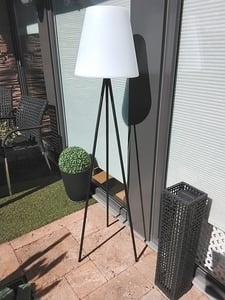 3.04 Lampada da terra a energia solare a 3 gambe - ca. 35 x 35 x 150 cm - Lampada da esterno a 32 LED Foto del cliente 1