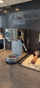 HiBREW H10B Halbautomatische Espressomaschine, 20 Bar, 51 mm Siebträger, Thermoblock-Technologie, einstellbare Temperatur, Edelstahl Kunden-Foto 1
