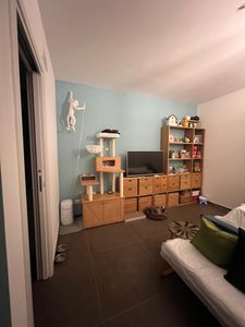 Merax Kücheninsel Mit Hundebereich, Küchenschrank Mit 3 Schubladen, Seitenregal, Holzoptik Kommode, Sideboard Küchenmöbel Mit Haustier-Ruhezone, Weiß Kunden-Foto 1