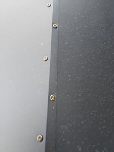 Faziango Schwarze Rasenmäher Garage aus verzinktem Stahlblech – Mähroboter Dach mit UV-Schutz als wetterfeste Schutzhülle gegen Regen, Hagel und Sonne Kunden-Foto 1
