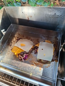 BBQ-Toro Edelstahl Grillplatte, 34 x 48 cm, BBQ Plancha, Grillblech, Grillpfanne, Grillschale Kunden-Foto 2