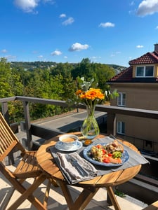 KOMFOTTEU 3-dílný balkonový nábytek, skládací balkonový set, zahradní nábytek s 1 stolem a 2 židlemi, sedací souprava se 2 polštáři, bistro set na balkon, zahradu (béžové polštáře) Fotografie od zákazníka č. 2