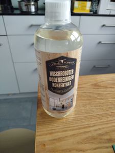 Bodenreiniger für Wischroboter & Saugroboter für alle Hartböden | Streifenfreier Wischroboter Konzentrat 1L URBAN FOREST Lemongrass Kunden-Foto 1