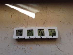 4 Stück Thermometer für Innenräume, Raumthermometer Digital Innen, LCD Intelligentes Hygrometer Kunden-Foto 3
