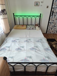 MODFU Metallbett 120x200 LED-Bettrahmen mit USB-Anschlüsse,Einzelbett ohne Matratze,Metallplattformbettrahmen mit Stützbeinen und 13 Metalllamellen,Weiß Kunden-Foto 3