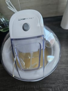 Clatronic Eismaschine |1500 ml | Sorbet, Eiscreme, Frozen Joghurt | Zubereitungszeit: 20-40min | Nachfüllöffnung | Kältespeicher | ICM 3764 Kunden-Foto 4