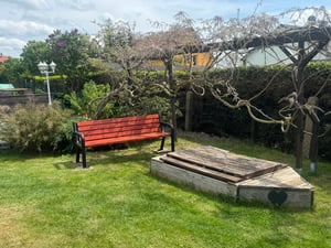 REKORD Viking BIS Palisander Gartenbank 186 cm 3-4 Sitzer Robuste Parkbank aus verzinktem Metall und Holz mit Rückenlehne wetterfeste Kunden-Foto 1