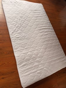 Topper na matraci 90 x 200 x 4 cm | Omyvatelný chránič matrace KingTOPPER Fotografie od zákazníka č. 1