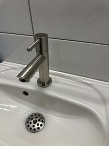 Kaltwasserhahn Bad Gäste-WC, 304 Edelstahl bleifrei, M16 Perlator Wassersparend mit Ersatzperlator, Cecipa, Badarmatur, Waschtischarmatur Schwarz Kunden-Foto 6