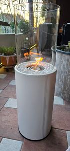 Monster24® Hochwertiger freistehender Bioethanol-Kamin  – modernes Design für ein gemütliches Ambiente drinnen und draußen Kunden-Foto 4