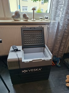 Chłodziarka kompresorowa elektryczna, zamrażarka ze sterowaniem APP, złącze USB, drążek teleskopowy, kółka, 12/24V, 230V - 42 litry - antracytowy Zdjęcie produktu od klienta nr 2