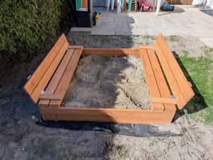 Sandkasten 120x120 Imprägniert Premium Sandbox mit Premium Wasserfeste Abdeckung Oxford Sitzbänken Deckel Sandkiste Holz Kiefer Sandkastenvlies Kunden-Foto 3